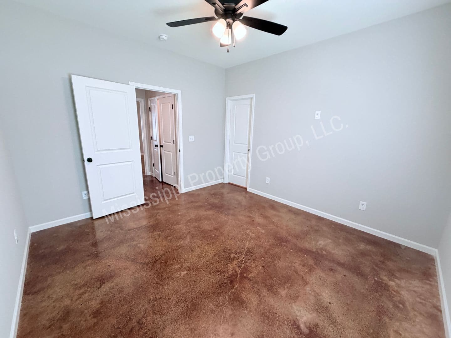 Oxford Townhome: 4851 S. Lamar Blvd