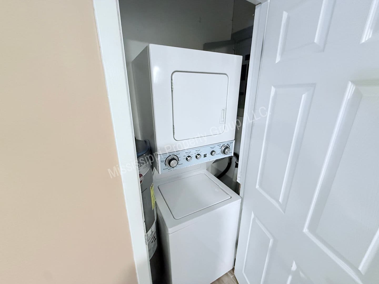 Oxford Apartment: CR 1057