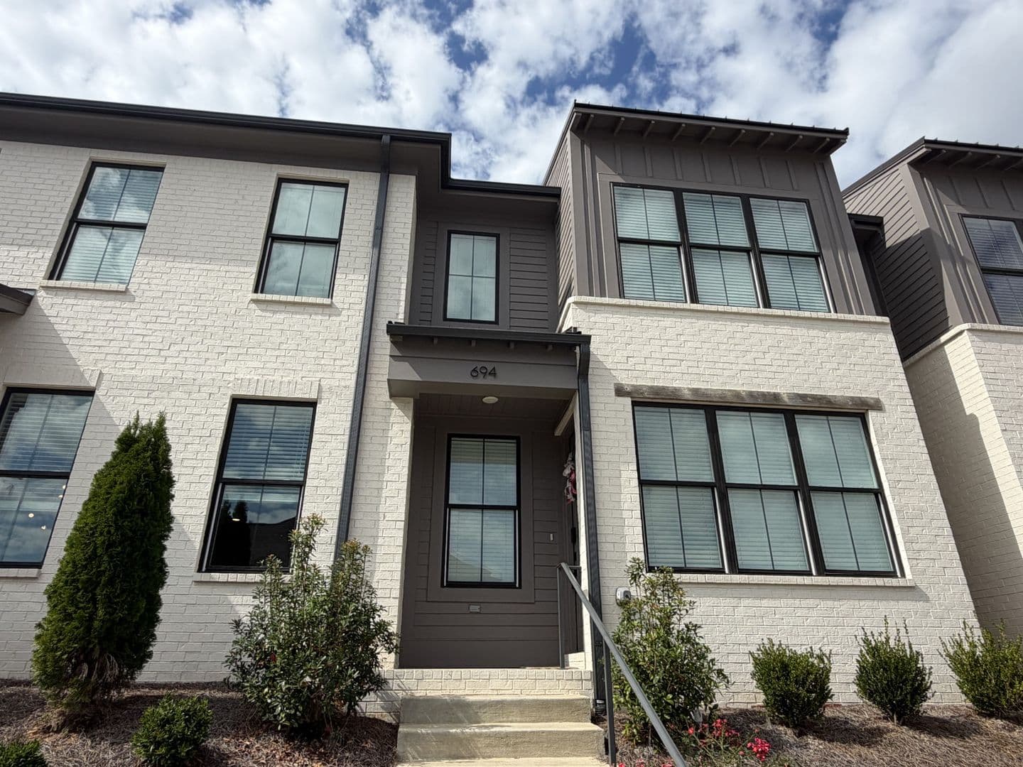 Oxford Townhome: 694 Miramar Lane