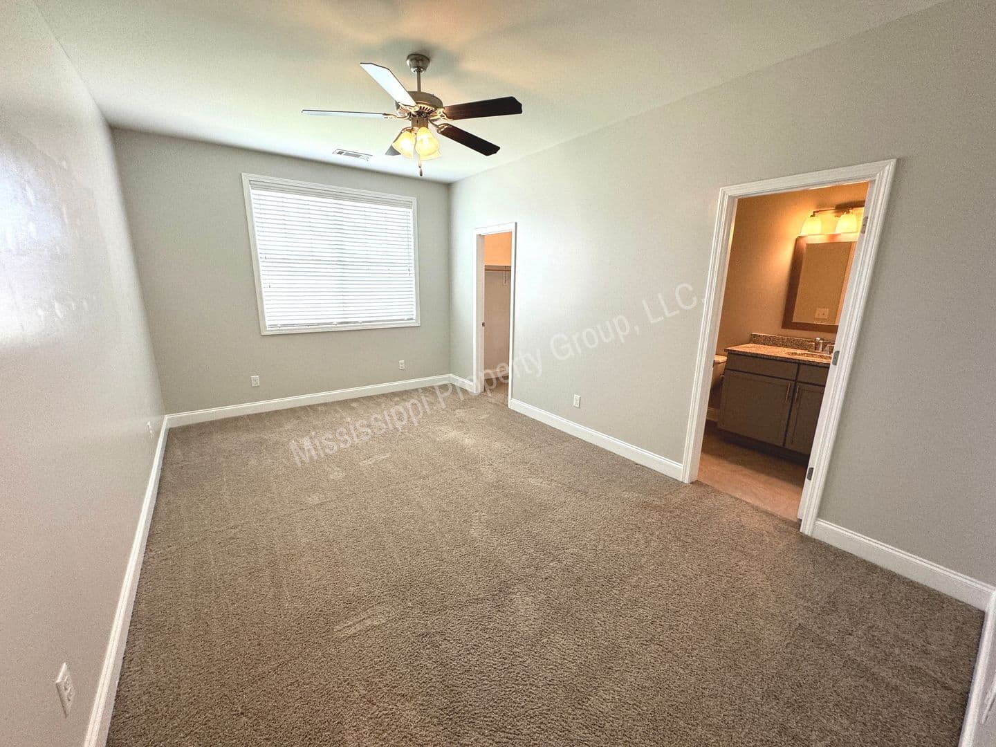 Oxford Townhome: 102 Farm View Drive, Unit 501