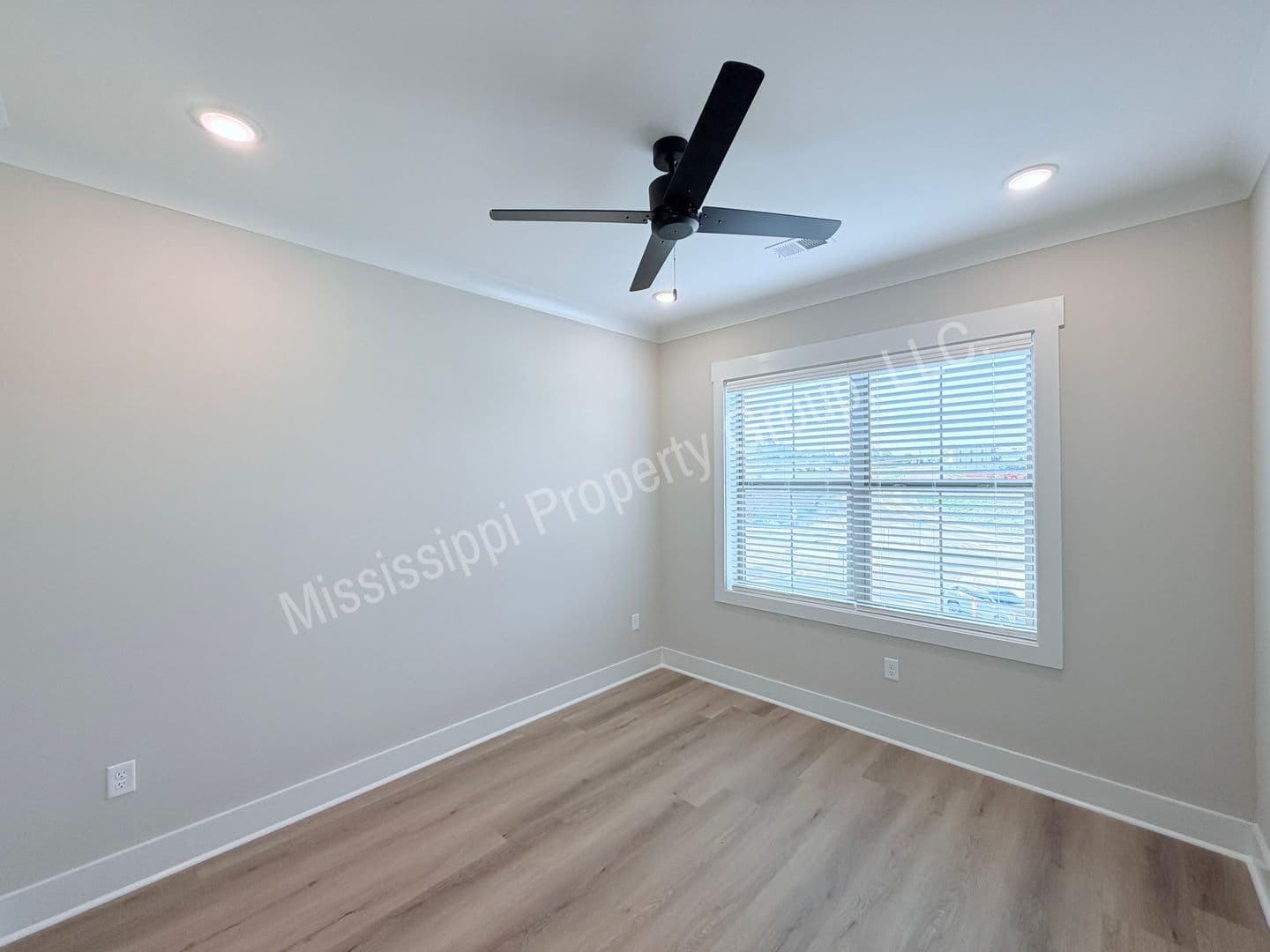 Oxford Apartment: 1401 Chickasaw Road