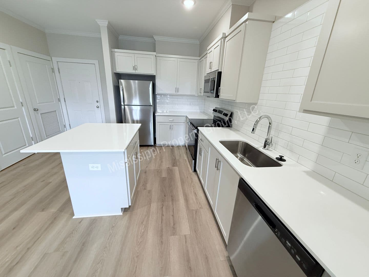 Oxford Apartment: 1207 Pleasant Drive