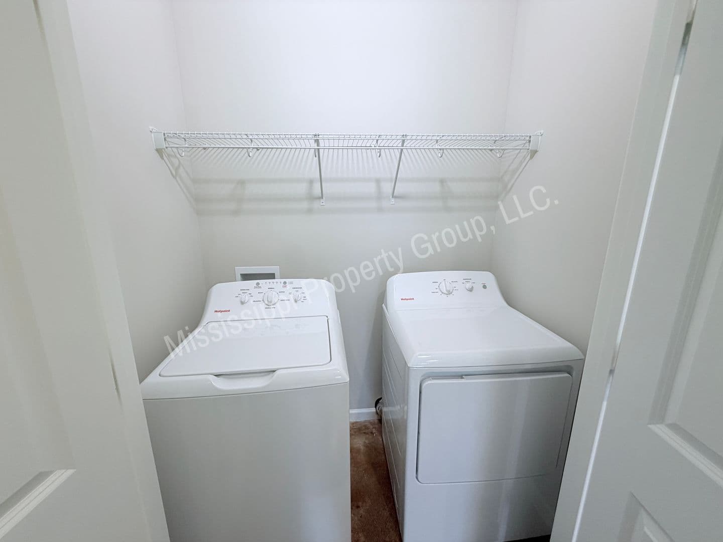 Oxford Townhome: 4851 S. Lamar Blvd