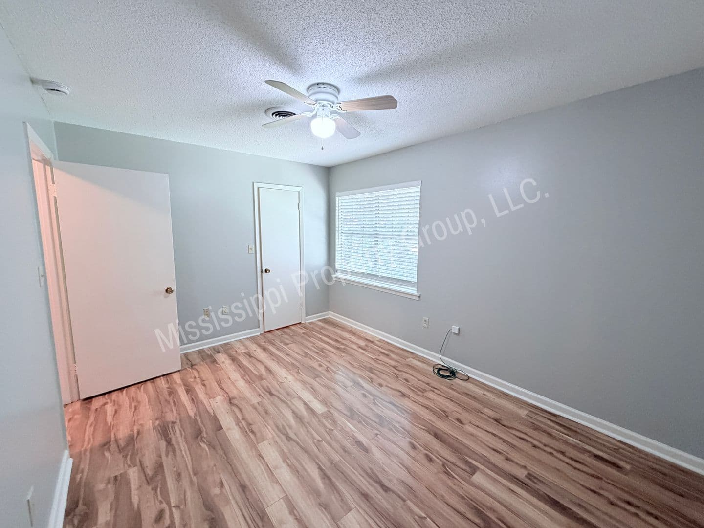 Oxford Apartment: 1750 Jefferson Avenue