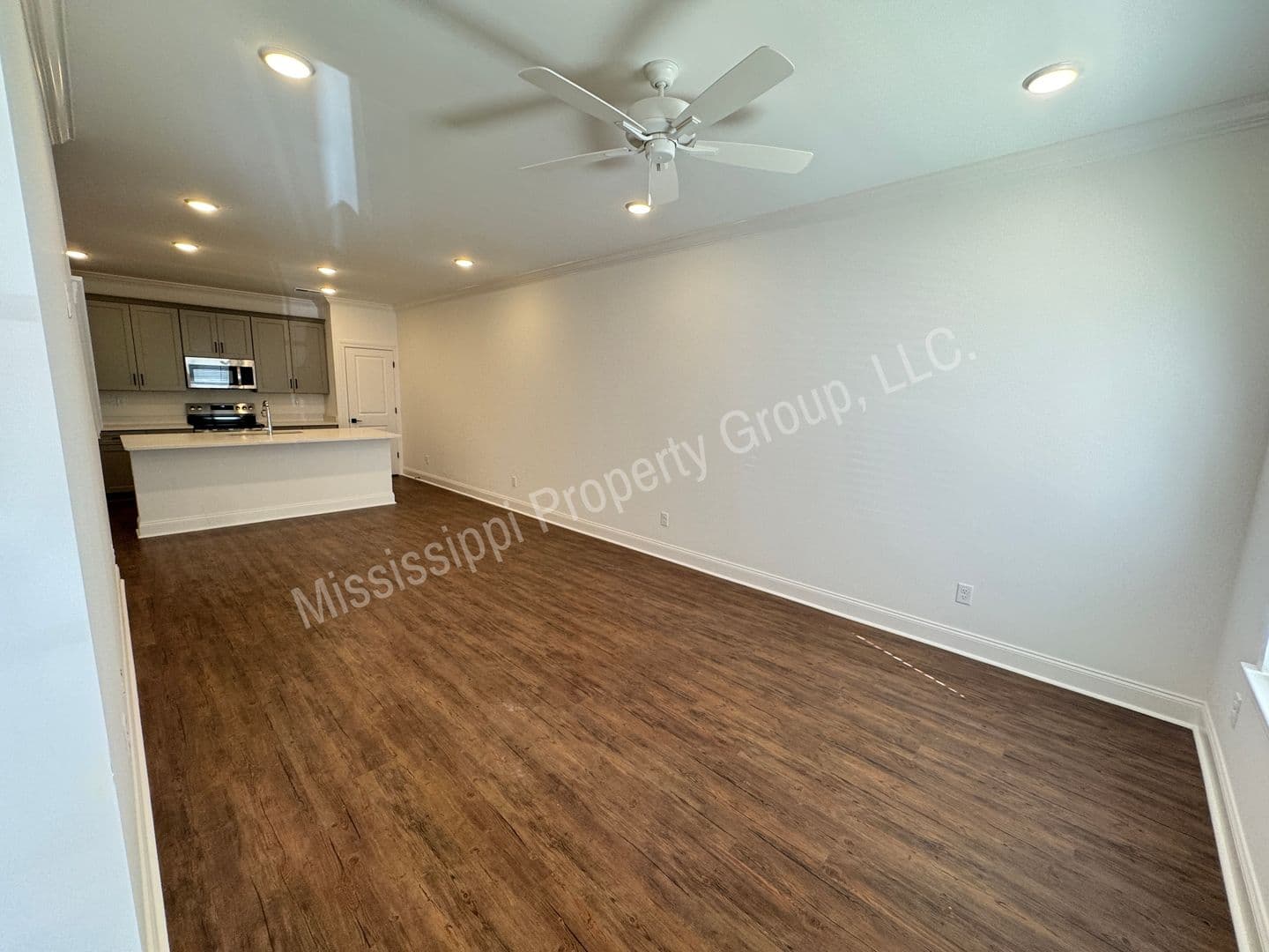 Oxford Townhome: 721 Southview Drive