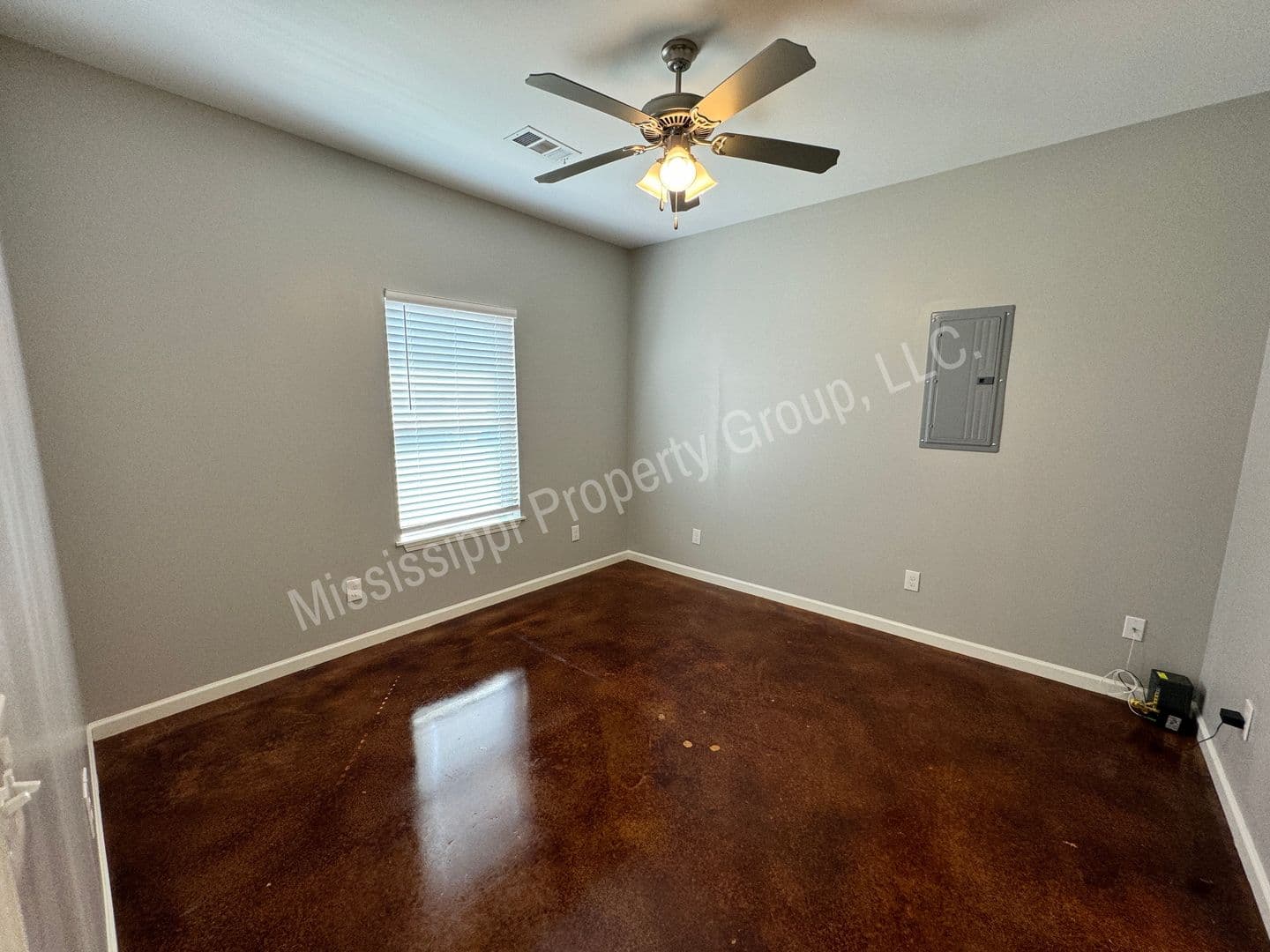 Oxford Condo: 1 Old Trail Circle