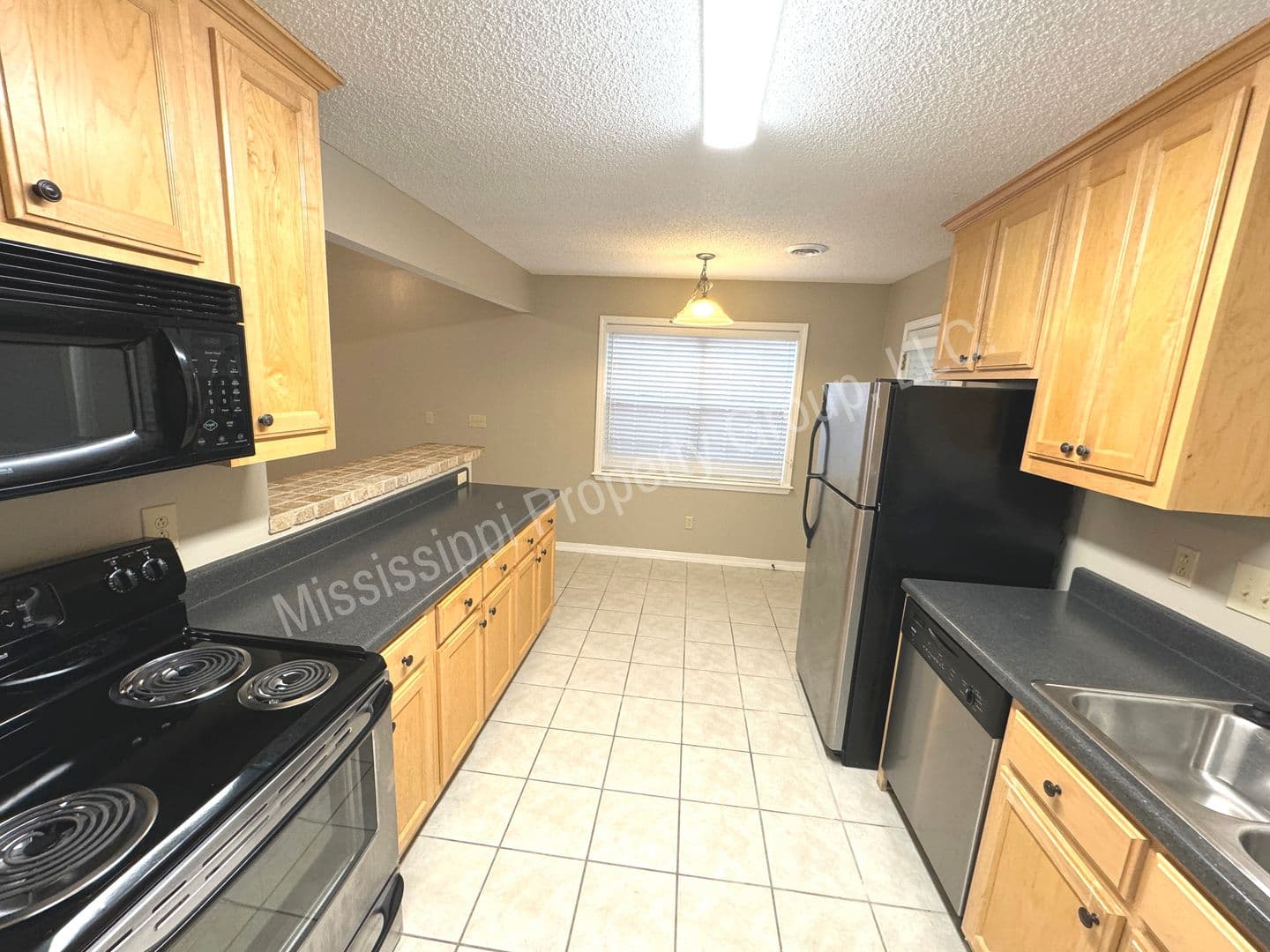 Oxford House: 113 Twin Oaks Cove