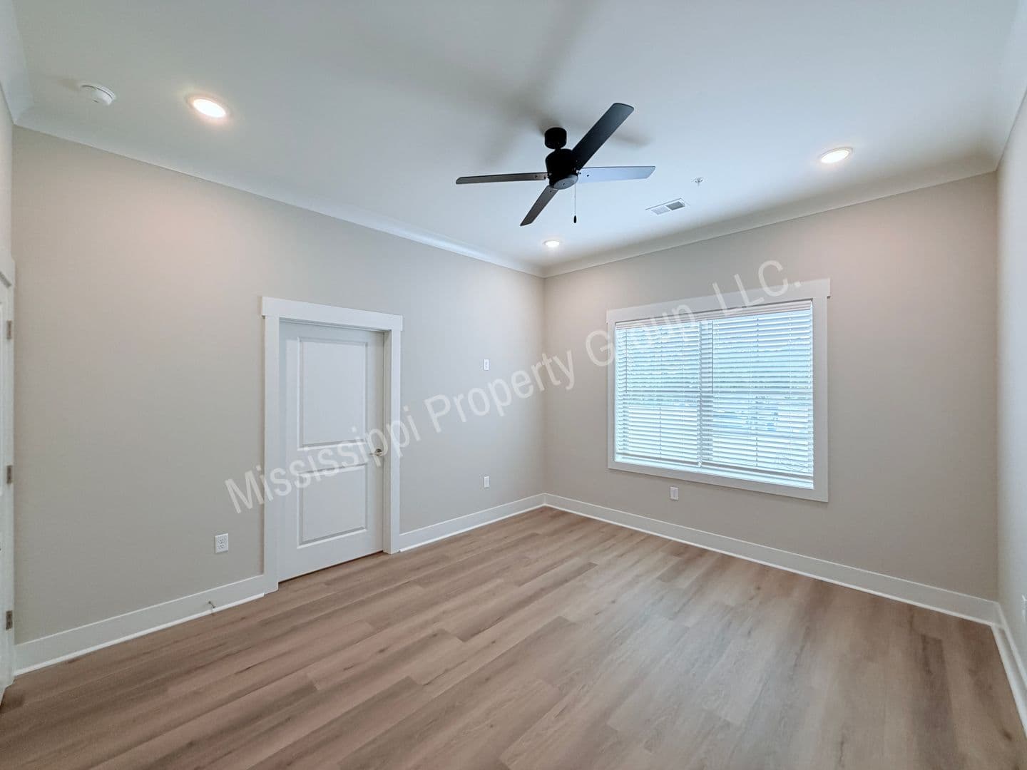 Oxford Apartment: 1401 Chickasaw Road