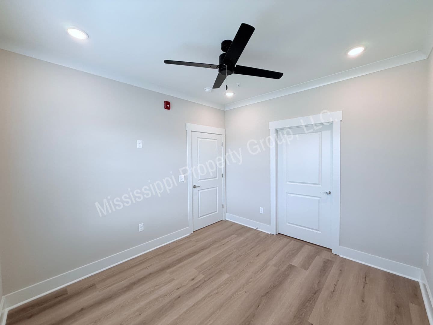 Oxford Apartment: 1401 Chickasaw Road