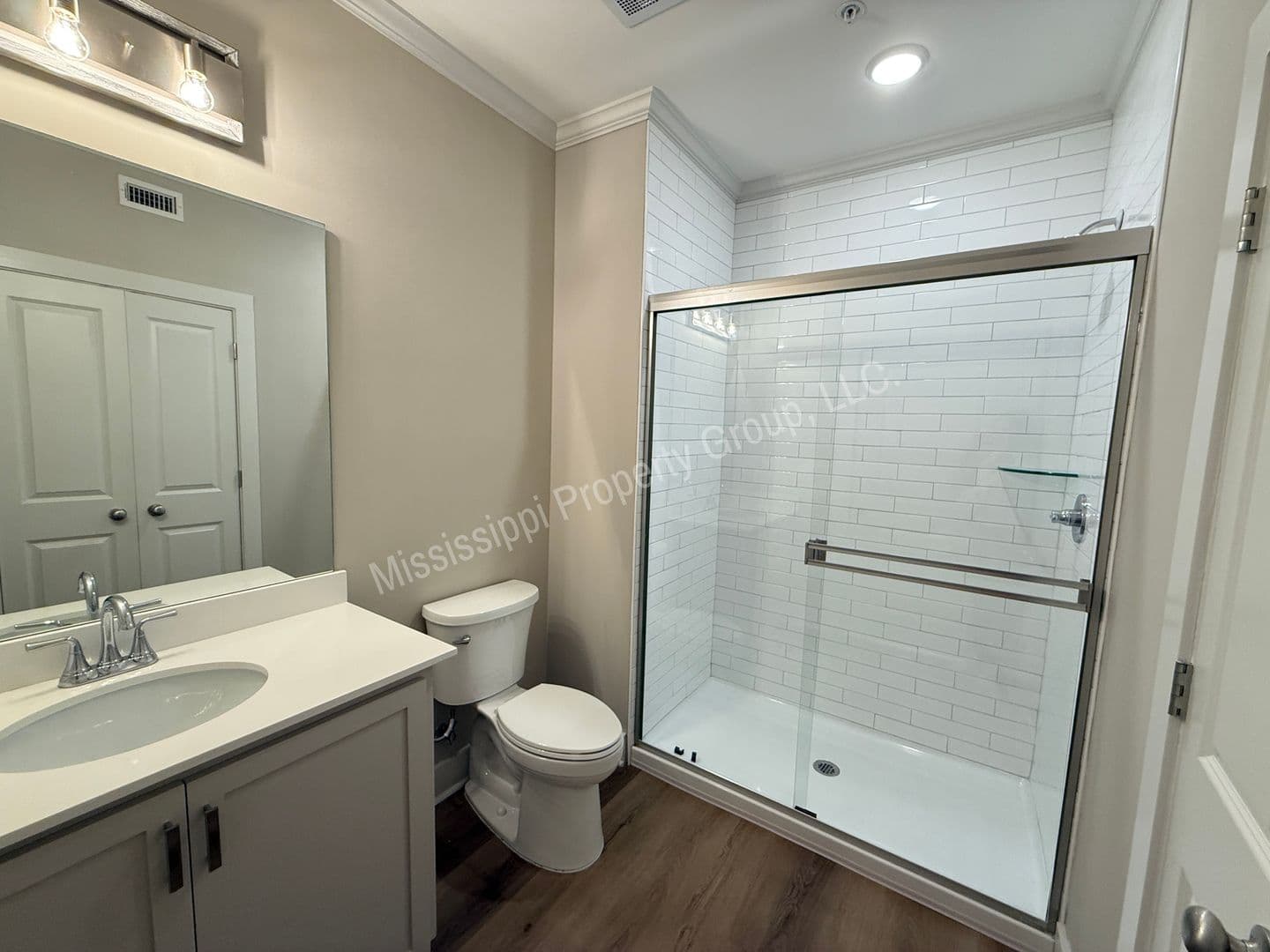 Oxford Apartment: 1205 Pleasant Drive