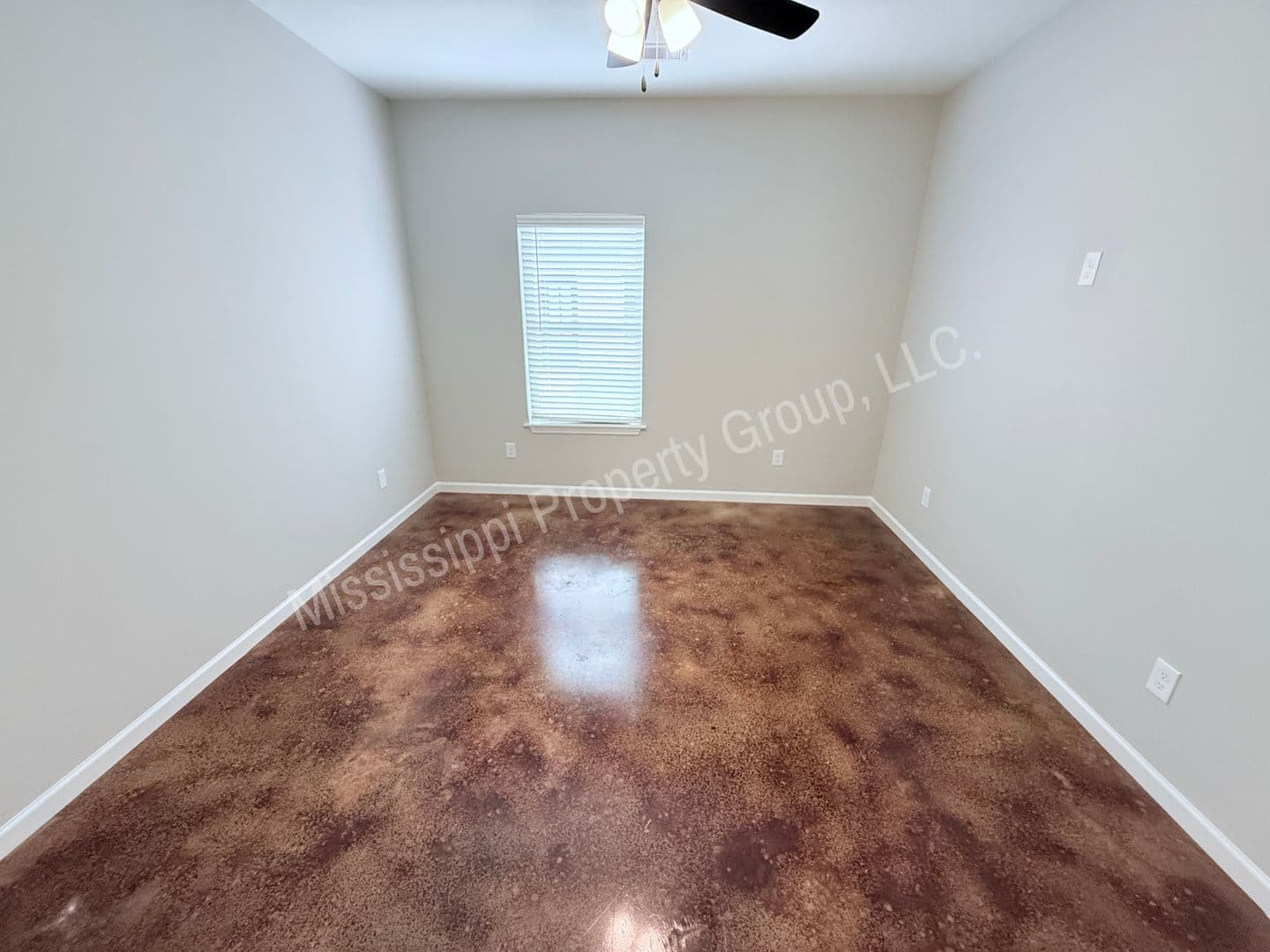 Oxford Townhome: 4851 S. Lamar Blvd