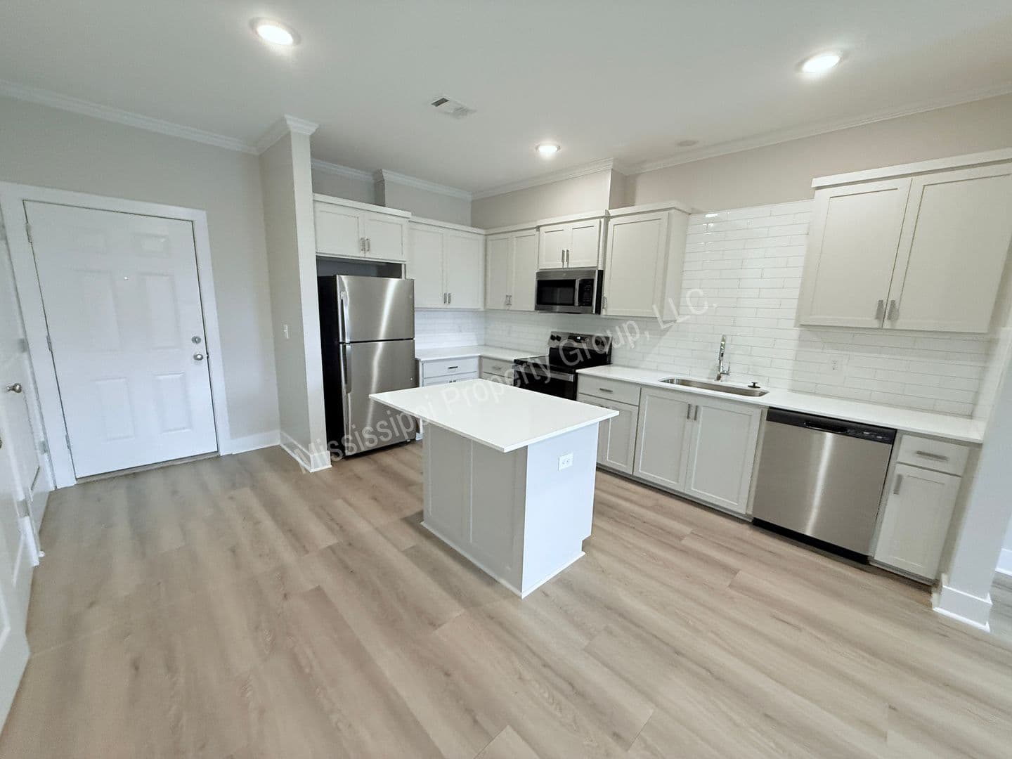 Oxford Apartment: 1207 Pleasant Drive