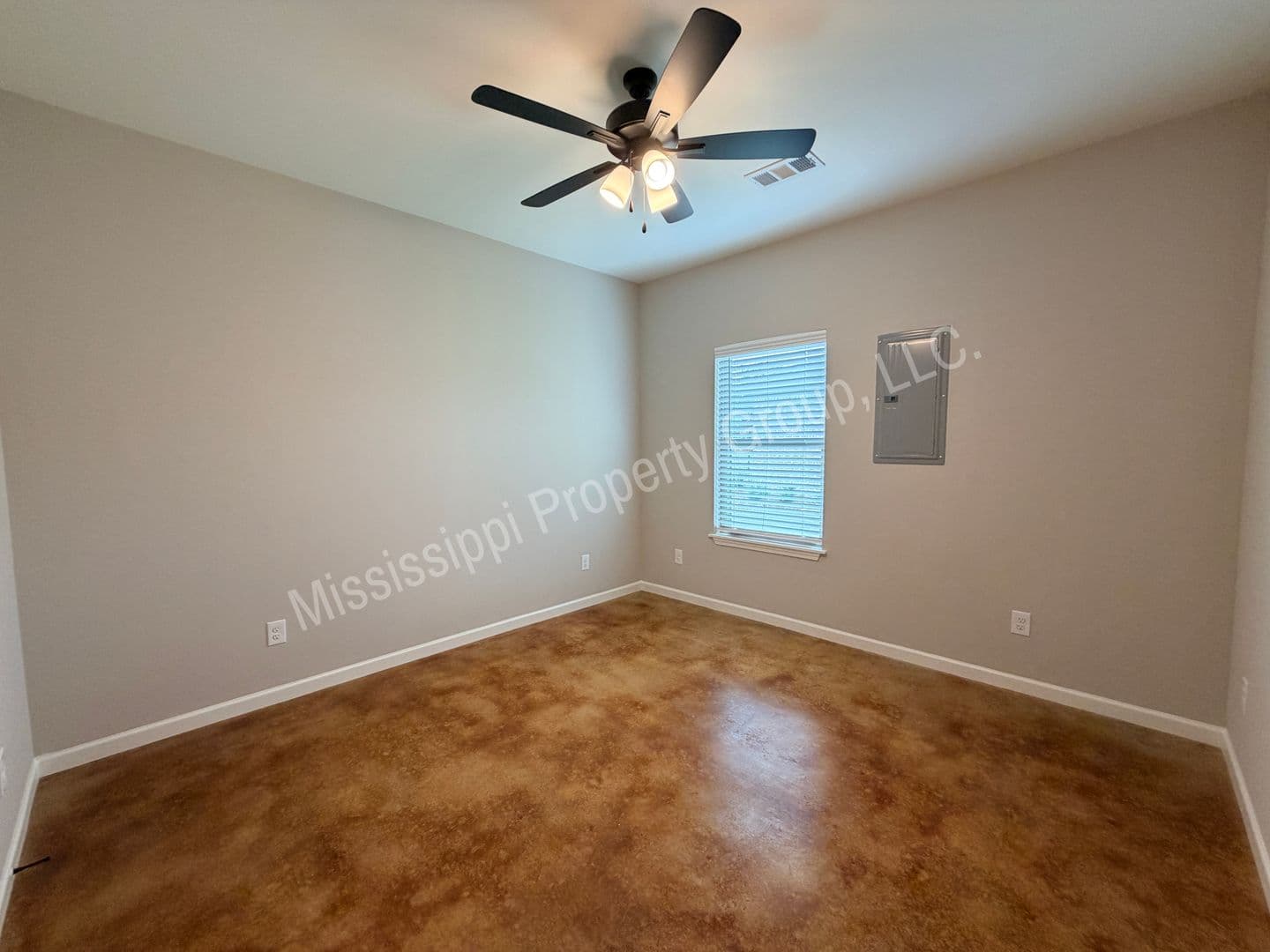 Oxford Townhome: 4851 S. Lamar Blvd