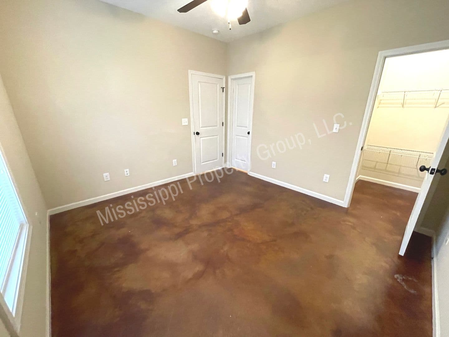Oxford Townhome: 4851 S. Lamar Blvd