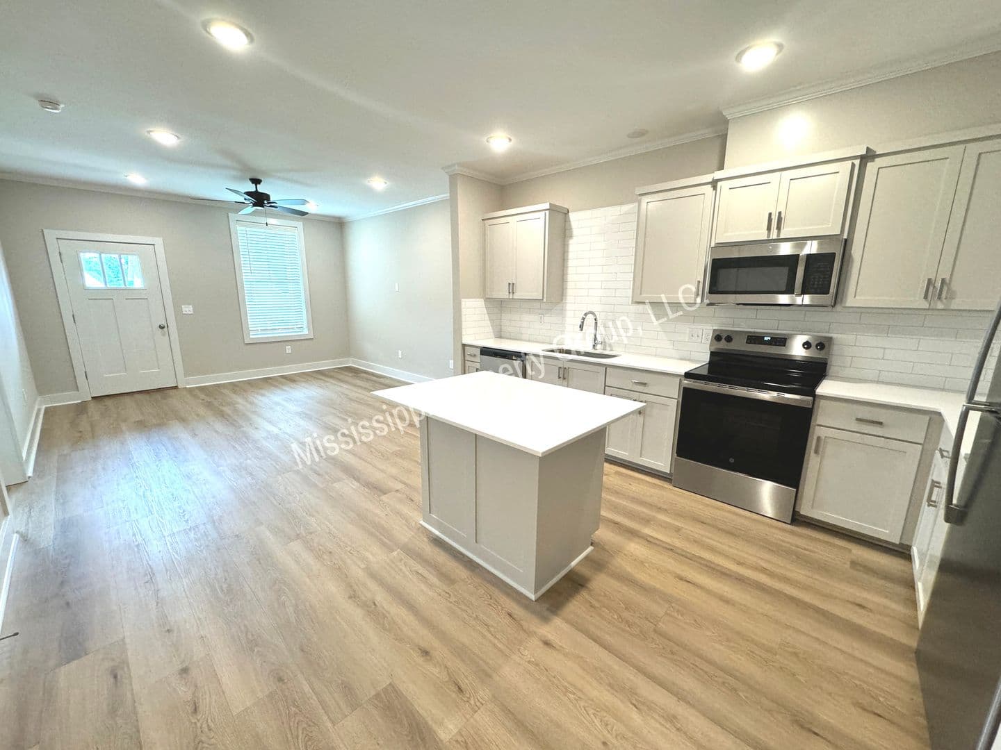 Oxford Apartment: 1207 Pleasant Drive