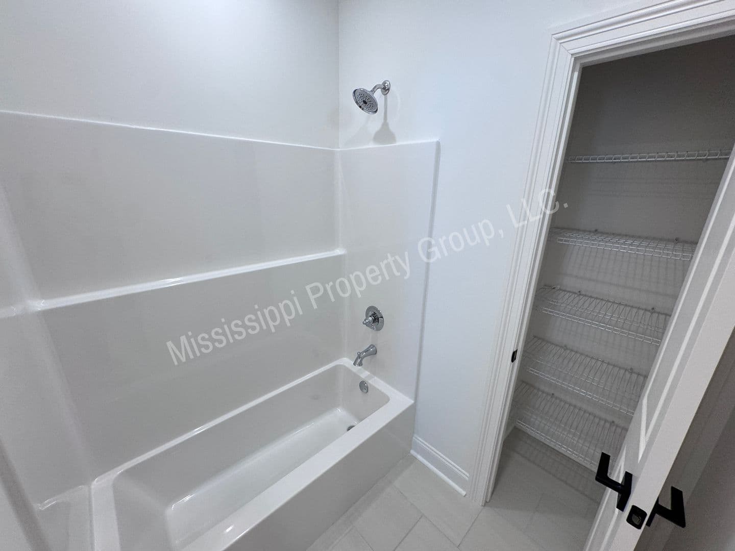 Oxford House: 304 Magnolia Court