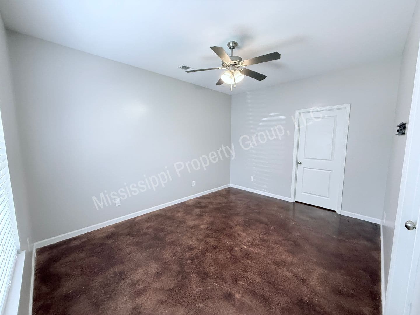 Oxford Condo: 1 Old Trail Circle