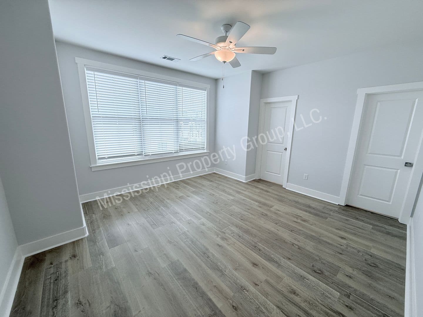 Oxford Townhome: 694 Miramar Lane