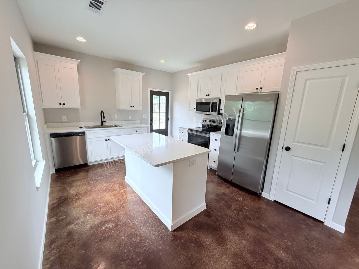 Oxford Townhome: 4851 S. Lamar Blvd