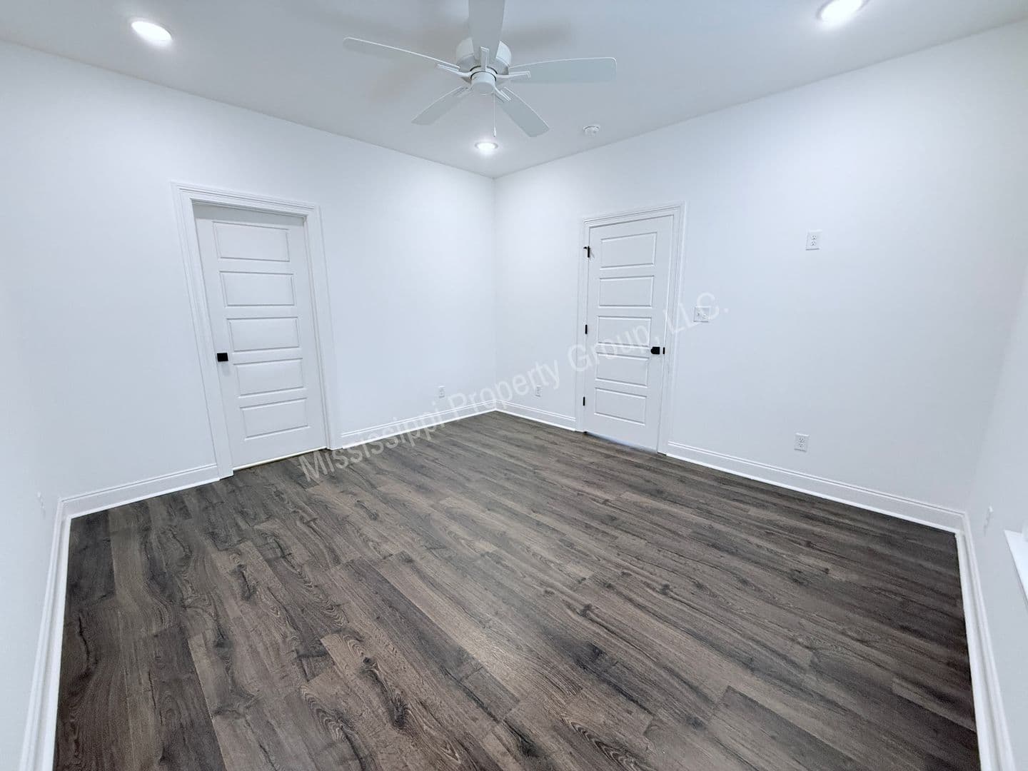 Oxford House: 526 Meadow Crest Circle