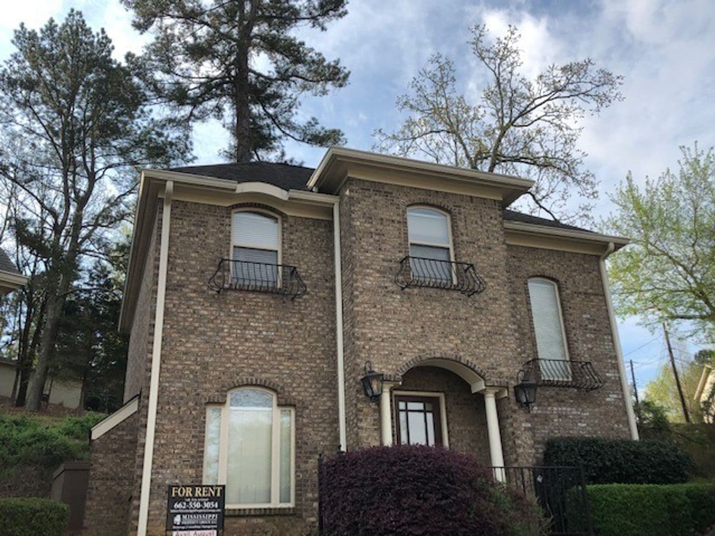 Oxford House: 120 Falls Grove