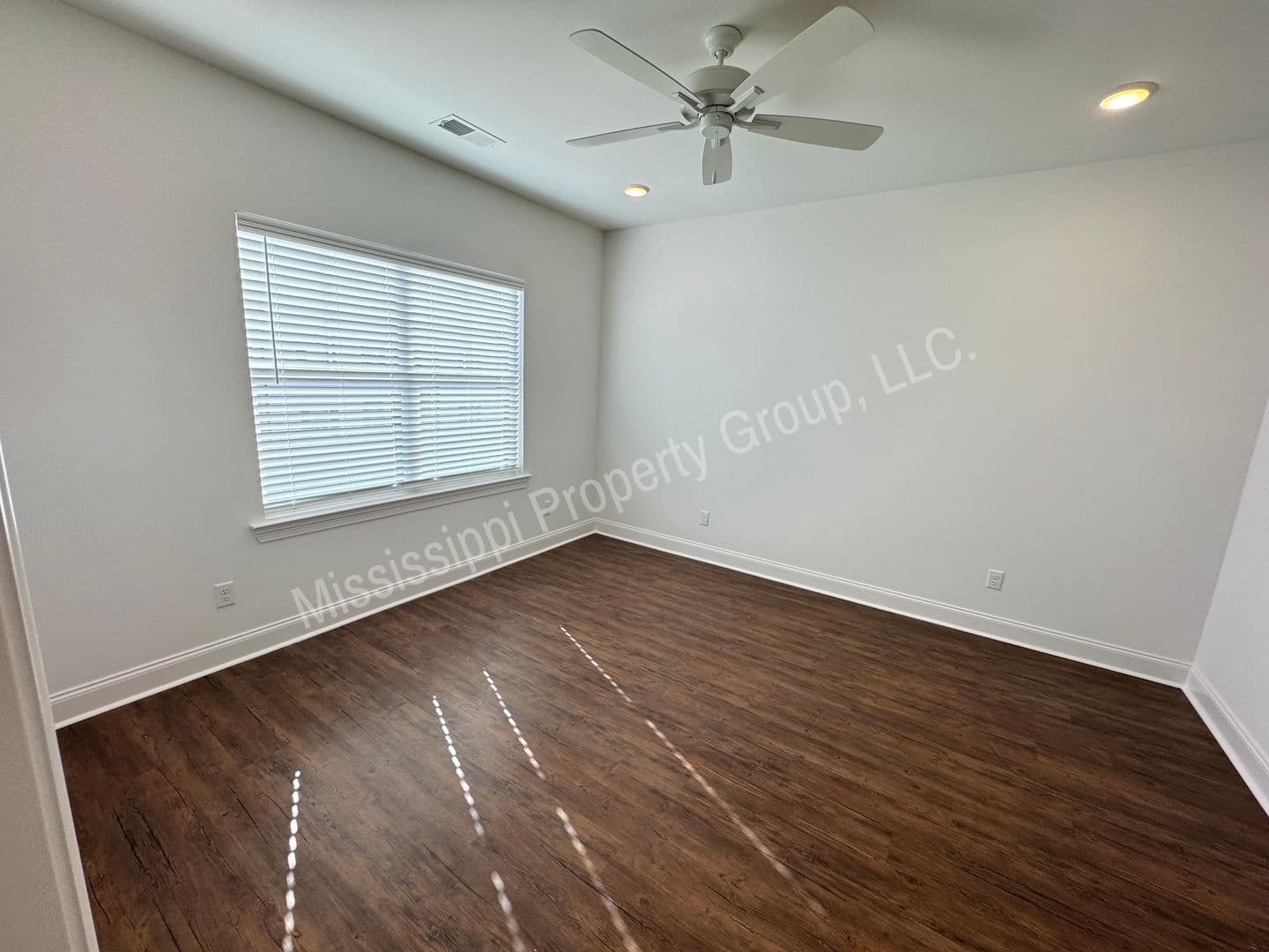 Oxford Townhome: 721 Southview Drive