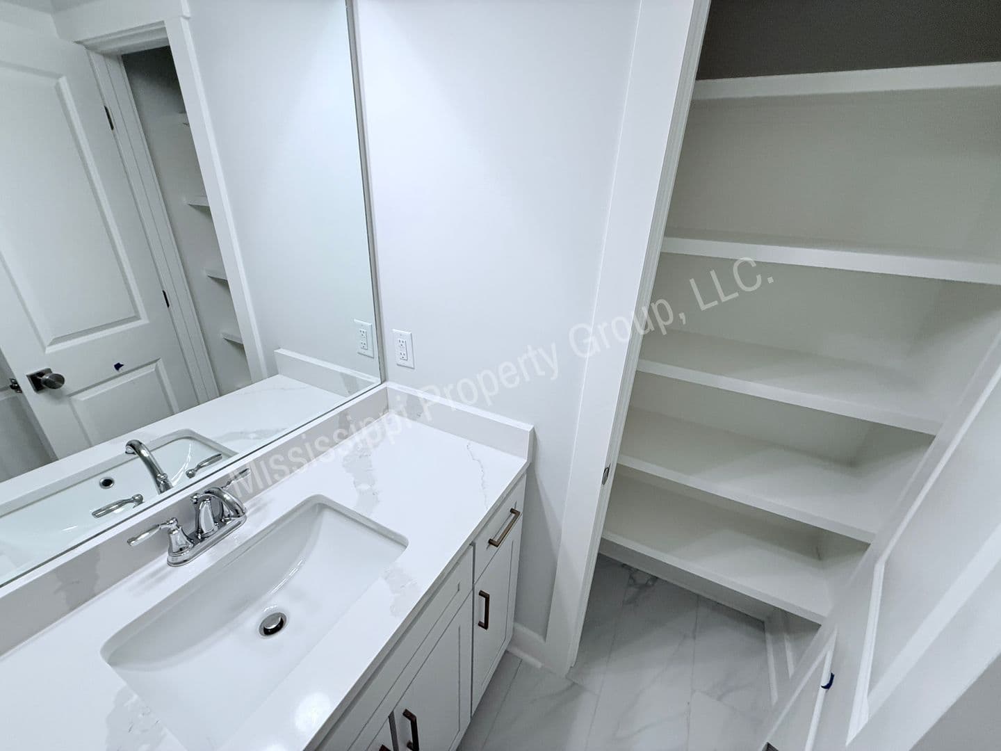 Oxford Townhome: 696 Miramar Lane