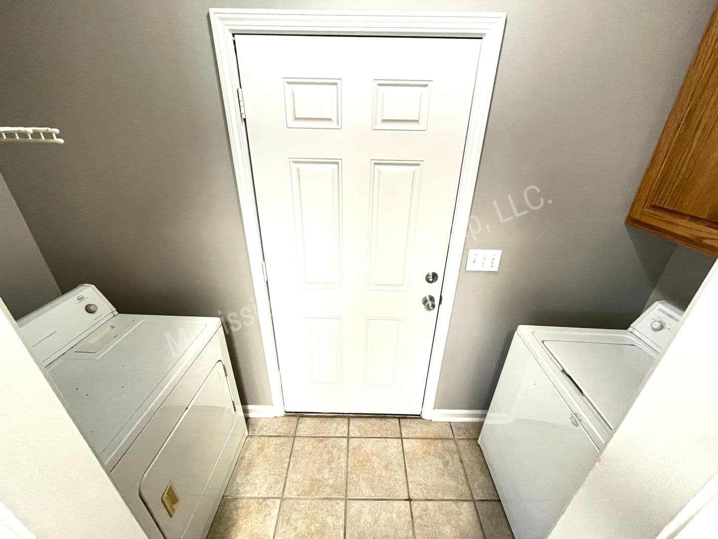 Oxford House: 213 Eagles Nest Lane