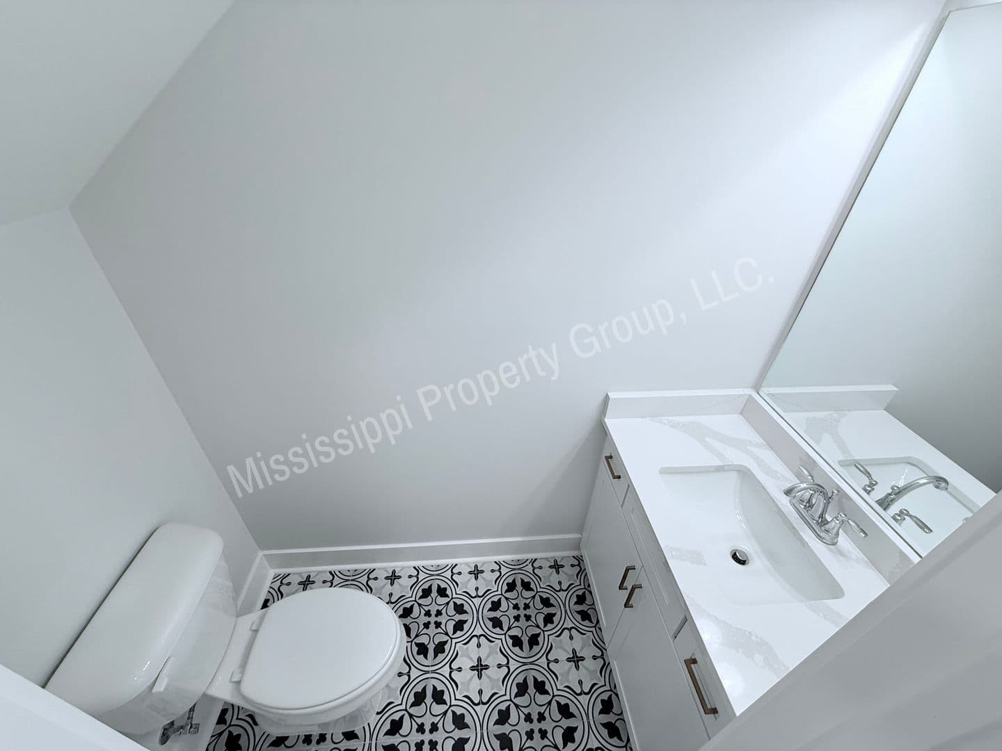 Oxford Townhome: 694 Miramar Lane