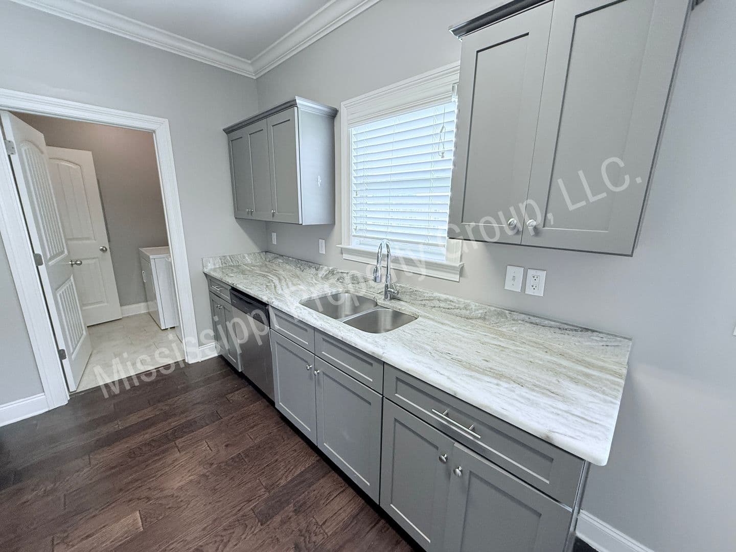 Oxford Townhome: 414 Walker Circle