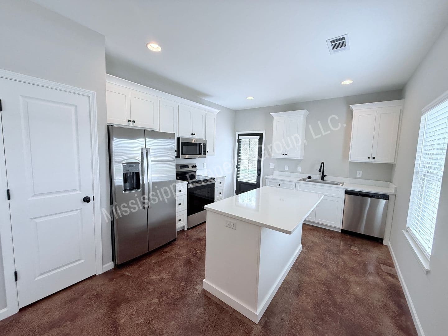 Oxford Townhome: 4851 S. Lamar Blvd