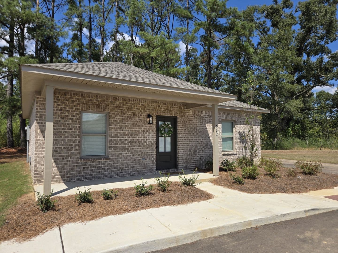 Oxford Townhome: 4851 S. Lamar Blvd
