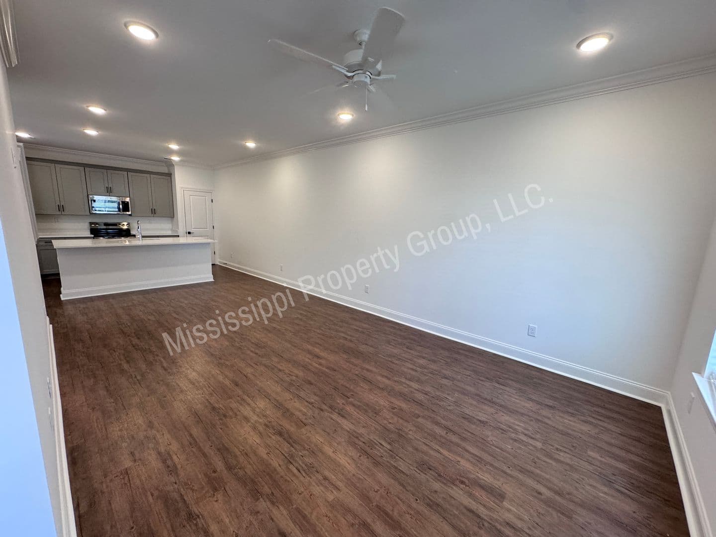 Oxford House: 312 Magnolia Court