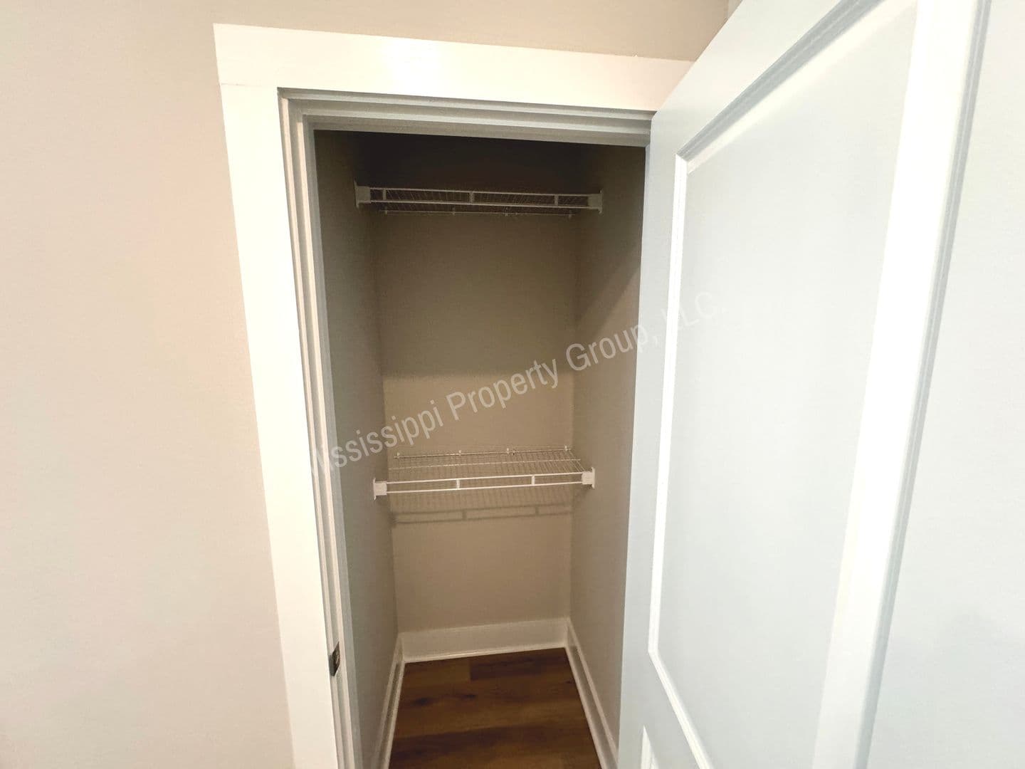 Oxford Apartment: 1207 Pleasant Drive