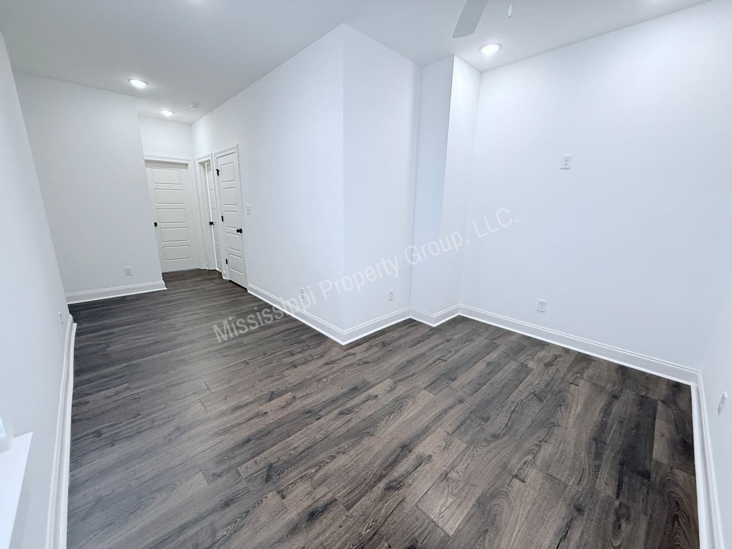 Oxford House: 526 Meadow Crest Circle