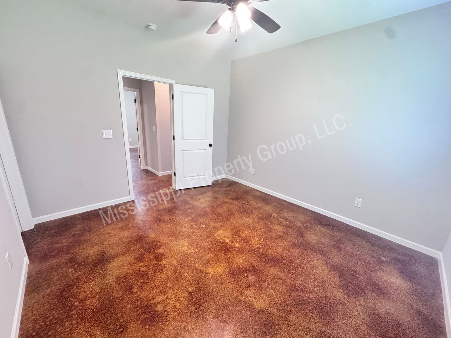 Oxford Townhome: 4851 S. Lamar Blvd