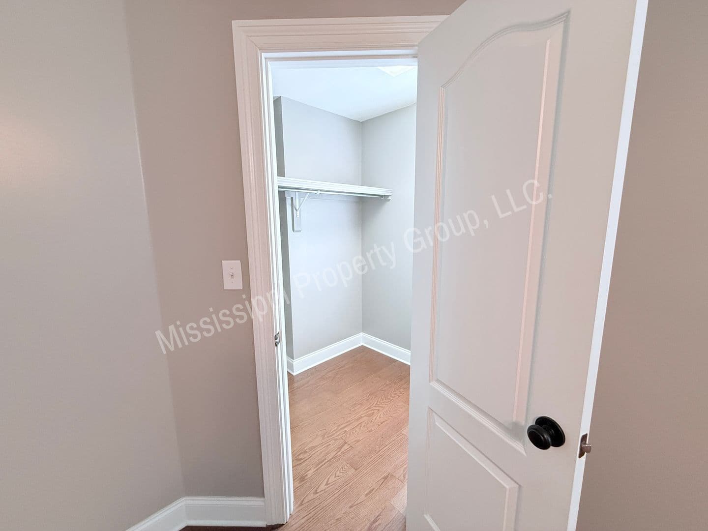 Oxford House: 157 Falls Grove Drive