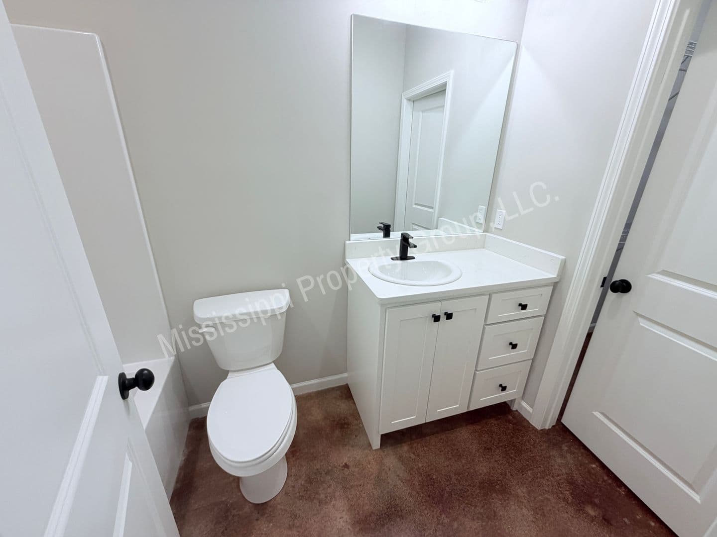 Oxford Townhome: 4851 S. Lamar Blvd