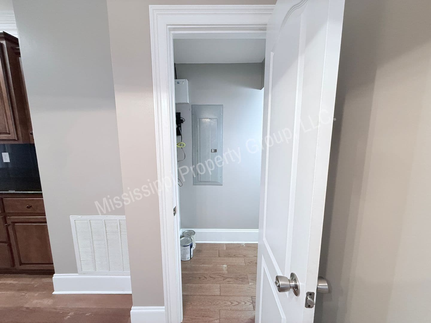 Oxford House: 157 Falls Grove Drive