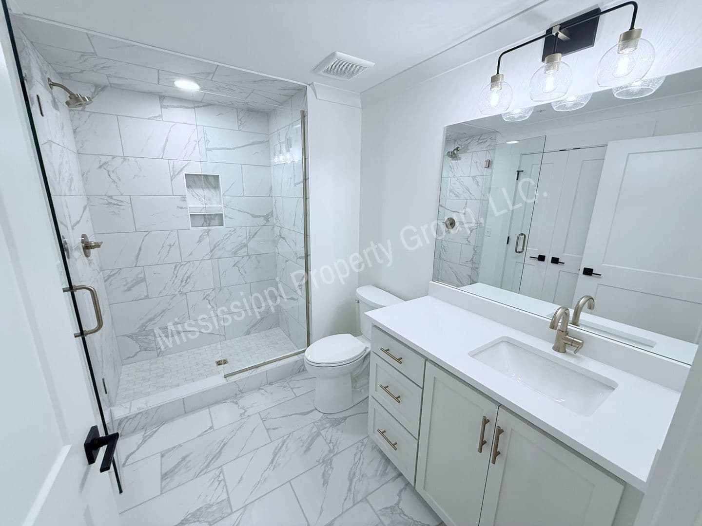 Oxford Apartment: 1000 North Lamar Blvd