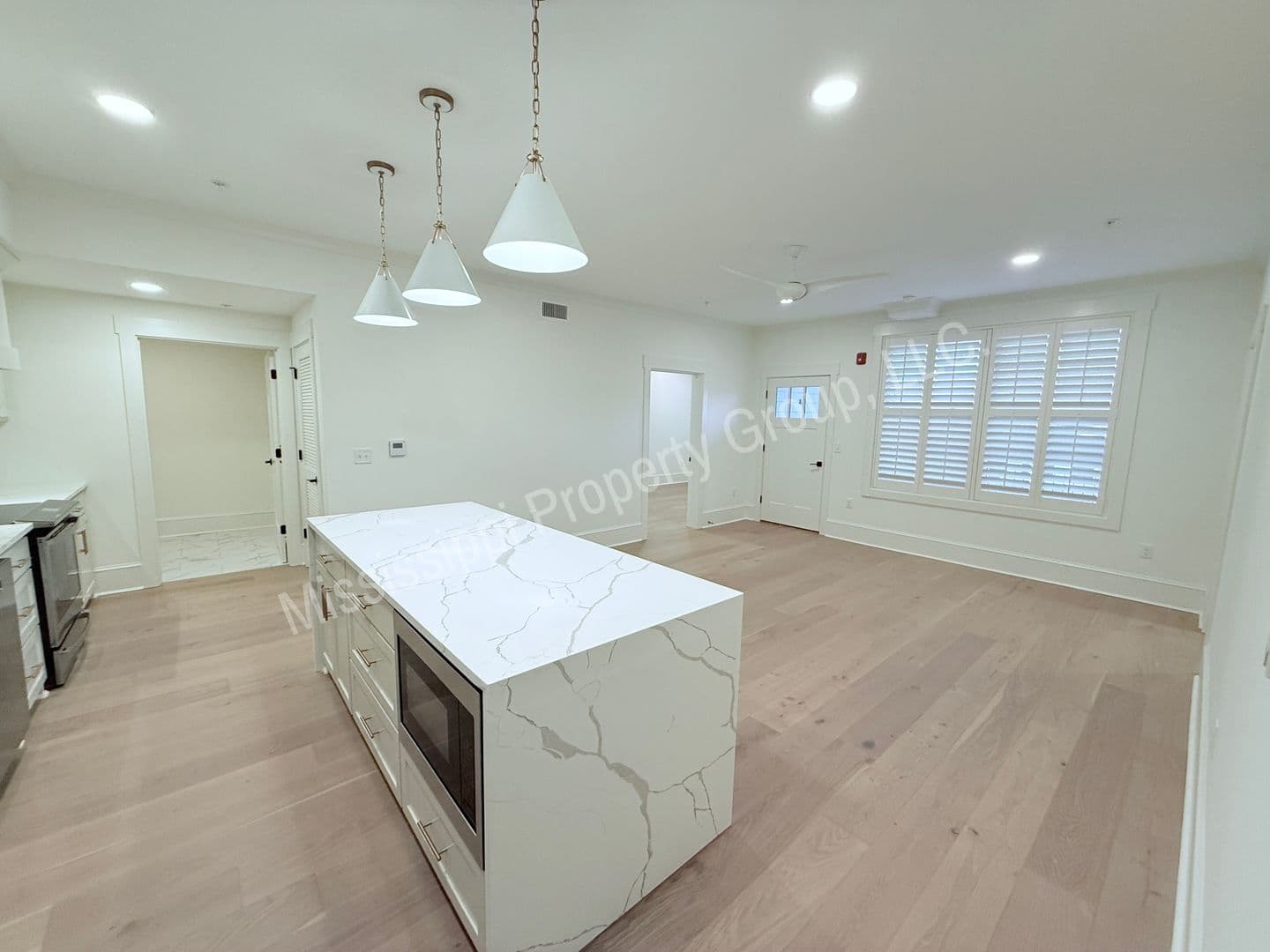 Oxford Apartment: 1000 North Lamar Blvd