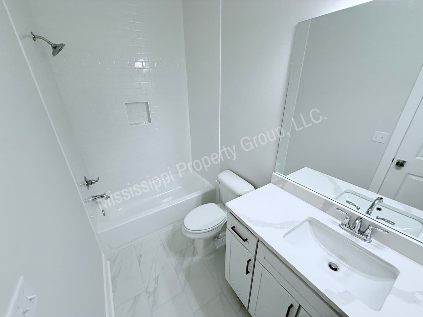Oxford Townhome: 696 Miramar Lane