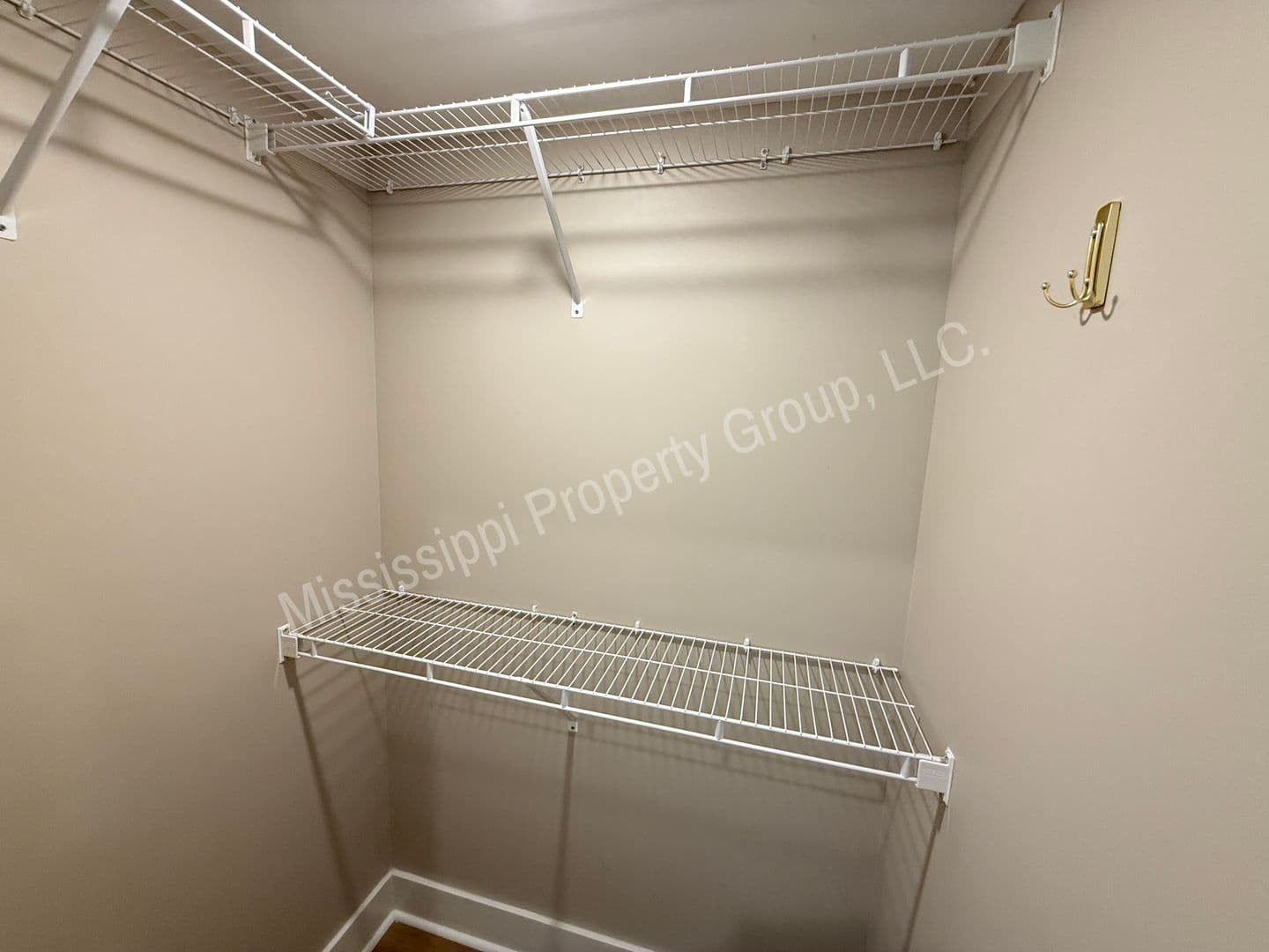Oxford Apartment: 1207 Pleasant Drive