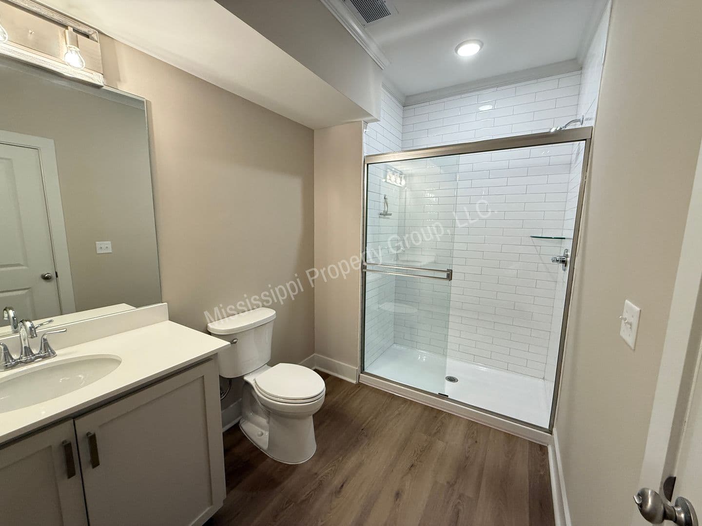 Oxford Apartment: 1205 Pleasant Drive
