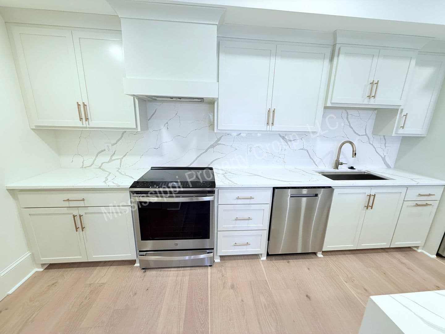 Oxford Apartment: 1000 North Lamar Blvd