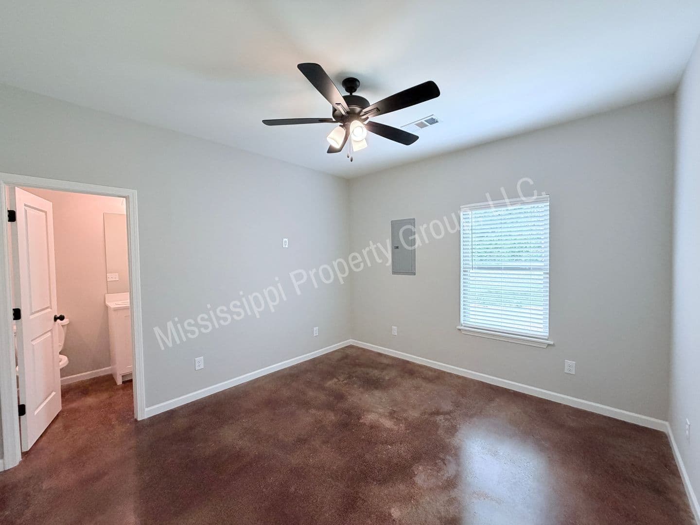 Oxford Townhome: 4851 S. Lamar Blvd