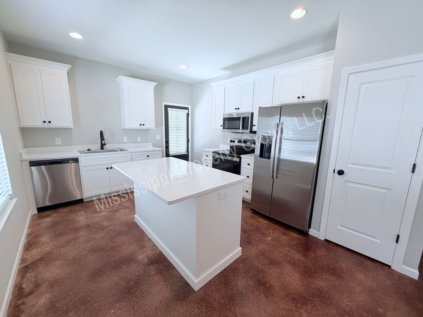 Oxford Townhome: 4851 S. Lamar Blvd