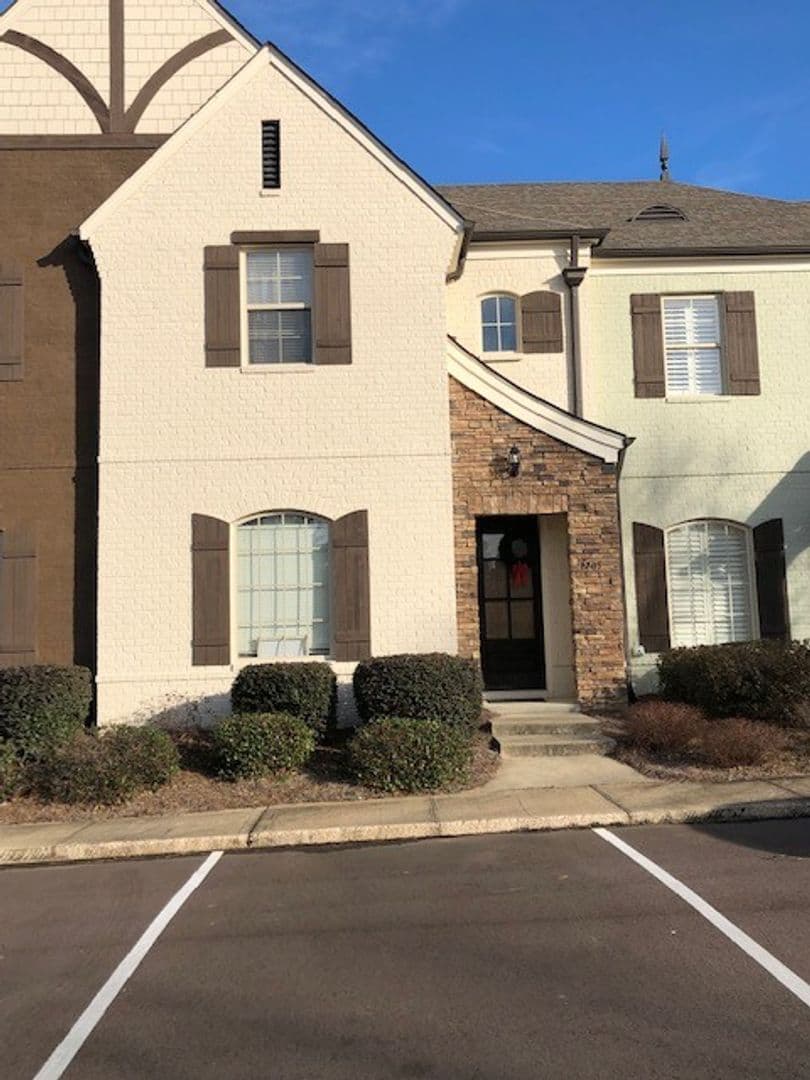 Oxford Townhome: 2495 Old Taylor Road, Unit 1205
