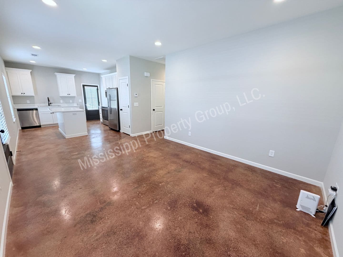 Oxford Townhome: 4851 S. Lamar Blvd