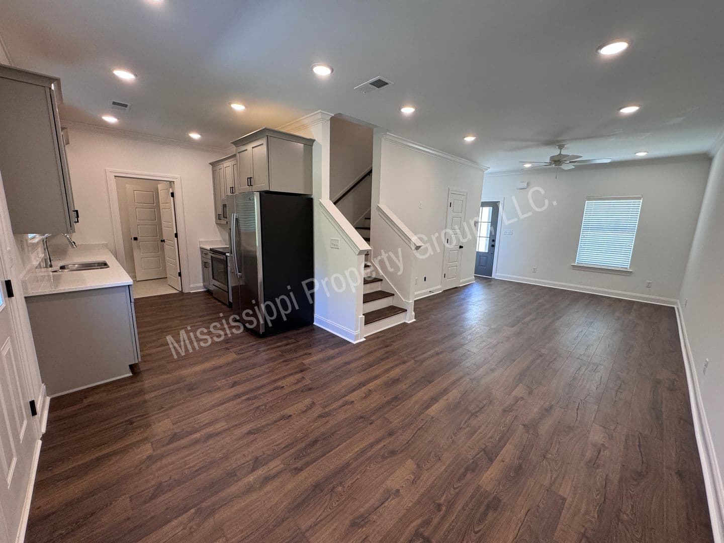 Oxford Townhome: 590 Meadow Crest Circle